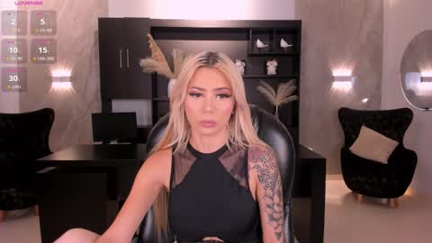 Snapshot of hannaconnor_ chatting on September 13, 2025, 9:03 pm Hanna Connor online show from September 13, 2025, 9:03 pm