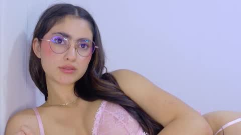 Hanna Connor online show from December 16, 2025, 2:38 am