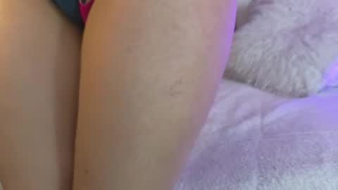 hannacruzsj online show from November 26, 2025, 9:27 pm