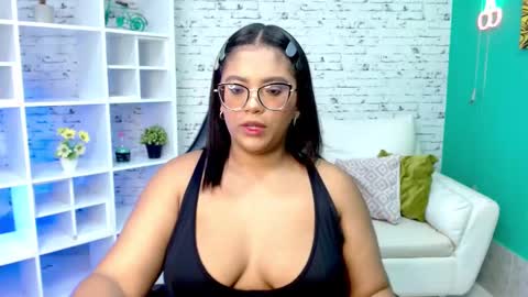 Hannah  online show from November 6, 2025, 11:33 am