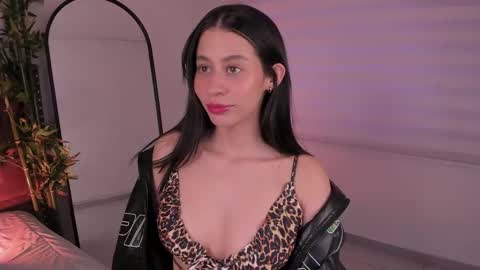 Hannah online show from February 19, 2025, 10:09 pm