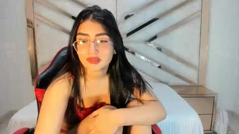 Hanna online show from November 6, 2025, 3:51 am