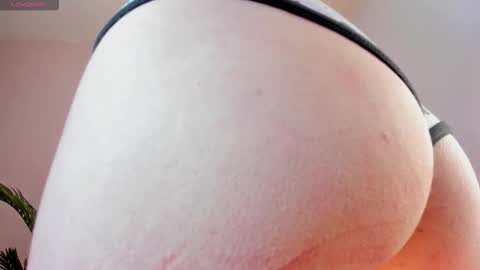 Hanna Miller  online show from February 15, 2026, 7:51 am