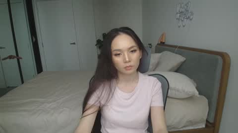 HannaVibe online show from November 9, 2025, 4:55 am