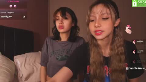 Snapshot of hanniesmile_ chatting on June 29, 2026, 1:56 am Hannie online show from June 29, 2026, 1:56 am