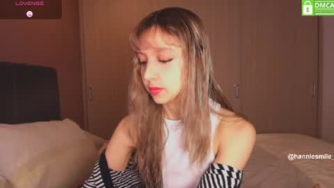 Snapshot of hanniesmile_ chatting on July 14, 2026, 2:05 am Hannie online show from July 14, 2026, 2:05 am