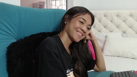 Snapshot of hantonella chatting on February 17, 2025, 6:04 pm Anto online show from February 17, 2025, 6:04 pm