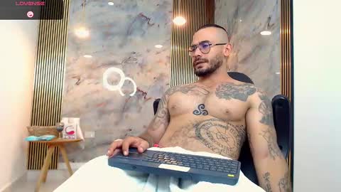 Snapshot of hanz_col chatting on December 23, 2024, 2:13 am hanz_col online show from December 23, 2024, 2:13 am