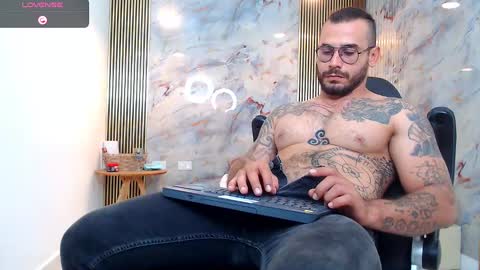 Snapshot of hanz_col chatting on January 1, 2025, 1:26 am hanz_col online show from January 1, 2025, 1:26 am