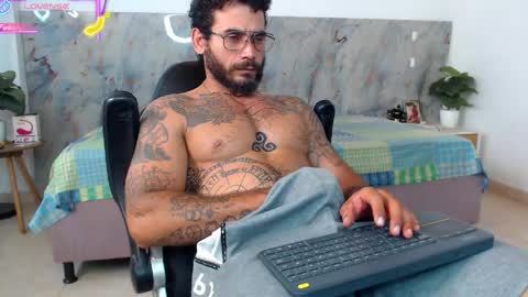 Snapshot of hanz_col chatting on May 23, 2026, 11:20 pm hanz_col online show from May 23, 2026, 11:20 pm