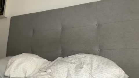 hanzlagerfelt online show from September 29, 2025, 10:03 pm