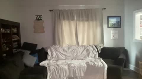 Snapshot of happilymarr1ed chatting on November 25, 2025, 4:51 pm DadBod online show from November 25, 2025, 4:51 pm