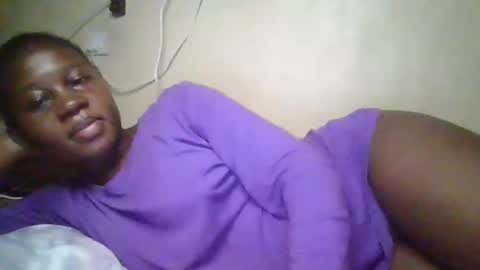 happy_dimple online show from October 4, 2025, 9:24 pm