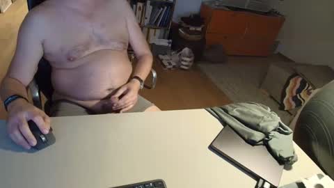 Snapshot of happybugger chatting on April 19, 2026, 6:10 pm Cum for you online show from April 19, 2026, 6:10 pm