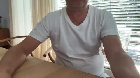 Snapshot of happybugger chatting on May 28, 2026, 9:28 am Cum for you online show from May 28, 2026, 9:28 am