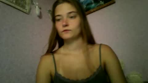 happyemily  online show from October 29, 2025, 11:56 am