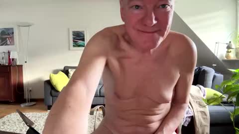 Snapshot of happysierra chatting on March 10, 2026, 7:13 am Harry online show from March 10, 2026, 7:13 am