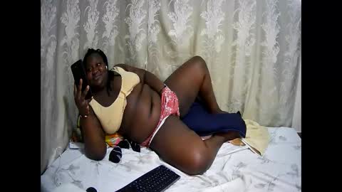 happysonia online show from November 9, 2025, 11:25 pm