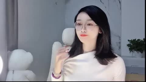 Daisy online show from March 9, 2025, 2:43 pm