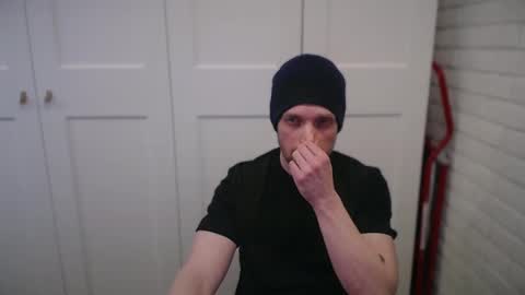 Snapshot of happyvelvetpaw chatting on April 14, 2026, 3:29 pm happyvelvetpaw online show from April 14, 2026, 3:29 pm