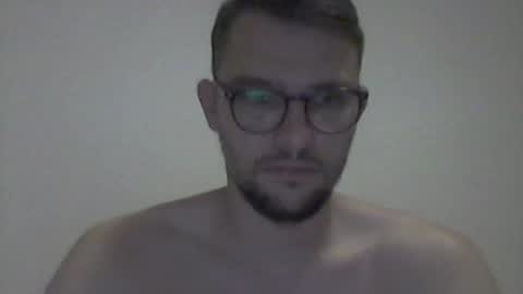 hardboylovemilfmoom online show from June 15, 2026, 9:17 pm