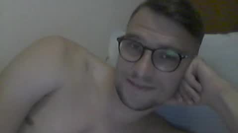 hardboylovemilfmoom online show from July 3, 2026, 9:43 pm