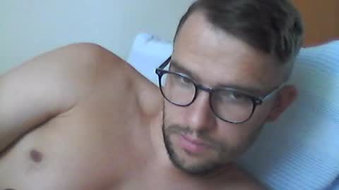 hardboylovemilfmoom online show from July 11, 2026, 4:53 pm