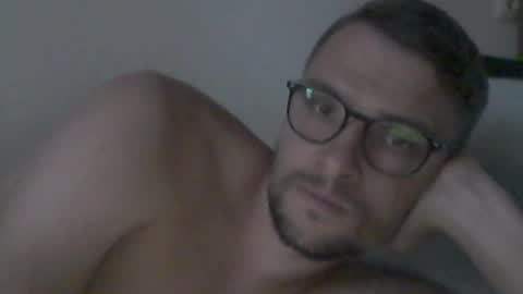 hardboylovemilfmoom online show from July 15, 2026, 6:02 pm