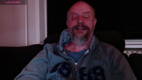 MrLazy online show from September 27, 2025, 6:46 pm