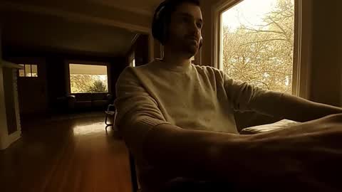 Tom online show from November 5, 2025, 9:59 pm