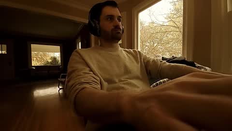 Tom online show from November 6, 2025, 11:37 pm