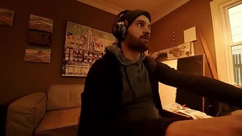 Tom online show from November 21, 2025, 9:35 pm