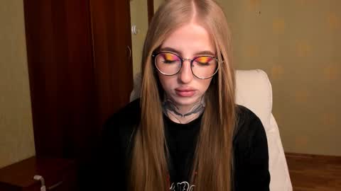 Julia online show from February 24, 2026, 5:05 am