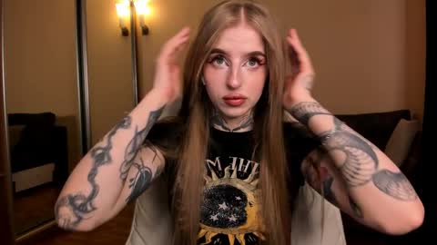 Julia online show from April 2, 2026, 6:22 am