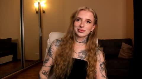 Julia online show from April 23, 2026, 5:41 am