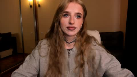 Julia online show from April 28, 2026, 5:23 am