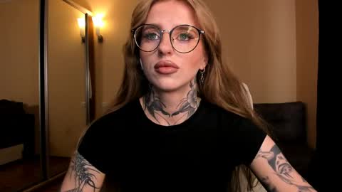 Julia online show from April 29, 2026, 5:22 am