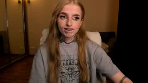 Snapshot of harley_kimm chatting on June 18, 2026, 5:08 am Julia online show from June 18, 2026, 5:08 am