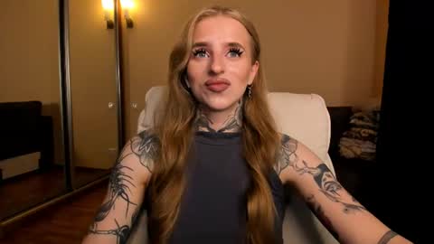 Snapshot of harley_kimm chatting on July 7, 2026, 5:43 am Julia online show from July 7, 2026, 5:43 am