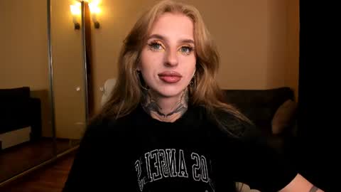 Snapshot of harley_kimm chatting on July 21, 2026, 5:21 am Julia online show from July 21, 2026, 5:21 am