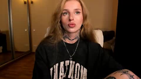 Snapshot of harley_kimm chatting on August 1, 2026, 5:50 am Julia online show from August 1, 2026, 5:50 am