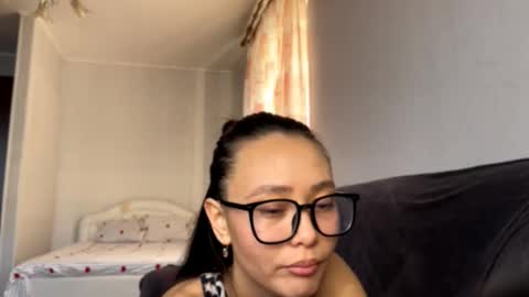 Naomi online show from October 12, 2025, 1:48 am