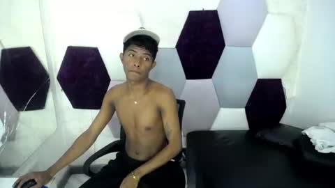 Snapshot of haroldmick chatting on February 24, 2026, 8:40 pm haroldmick online show from February 24, 2026, 8:40 pm