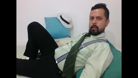 Snapshot of harry_goldenmillerx10fun chatting on January 9, 2025, 9:26 pm Harry online show from January 9, 2025, 9:26 pm