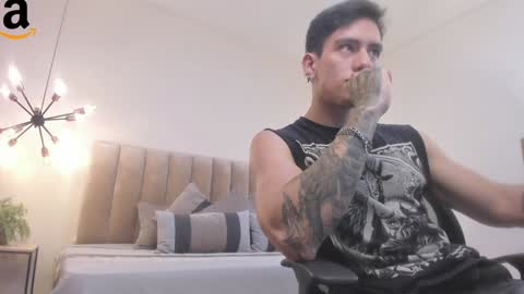 Snapshot of harryy_joness chatting on December 3, 2024, 5:23 pm Harry Jones online show from December 3, 2024, 5:23 pm