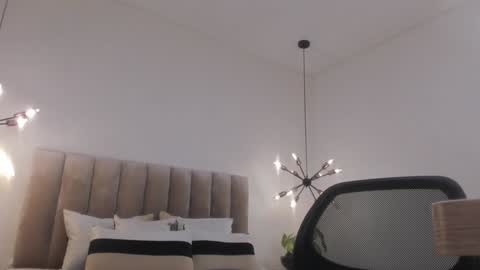 Snapshot of harryy_joness chatting on December 17, 2024, 5:26 pm Harry Jones online show from December 17, 2024, 5:26 pm