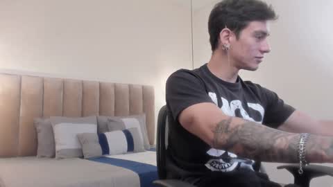 Snapshot of harryy_joness chatting on January 30, 2025, 6:00 pm Harry Jones online show from January 30, 2025, 6:00 pm