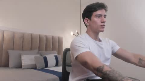 Snapshot of harryy_joness chatting on February 2, 2025, 5:37 pm Harry Jones online show from February 2, 2025, 5:37 pm