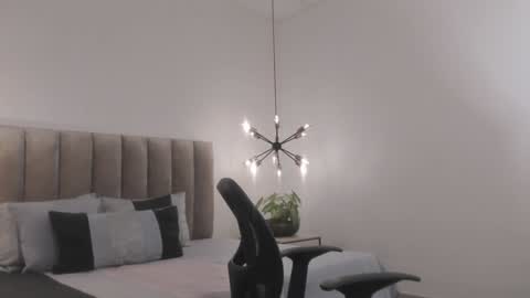 Snapshot of harryy_joness chatting on February 4, 2025, 5:34 pm Harry Jones online show from February 4, 2025, 5:34 pm