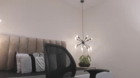 Snapshot of harryy_joness chatting on February 18, 2025, 5:21 pm Harry Jones online show from February 18, 2025, 5:21 pm